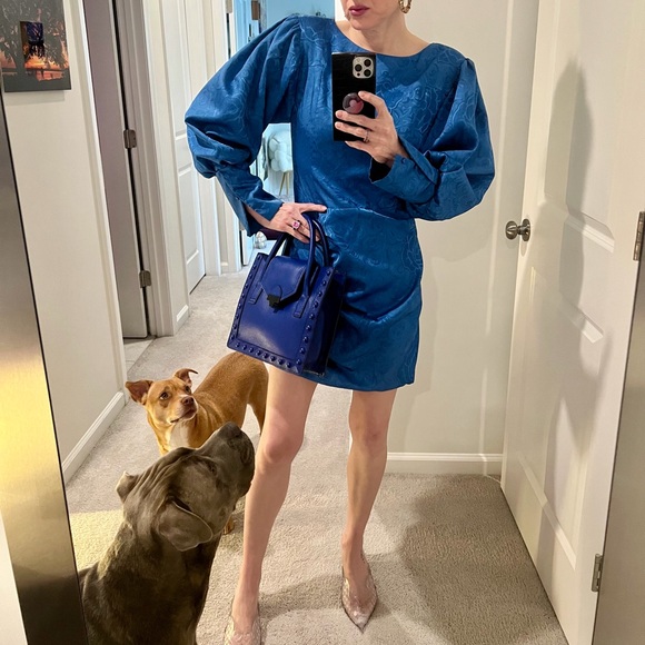 Meet your Posher, Aurora - Picture 3 of 4